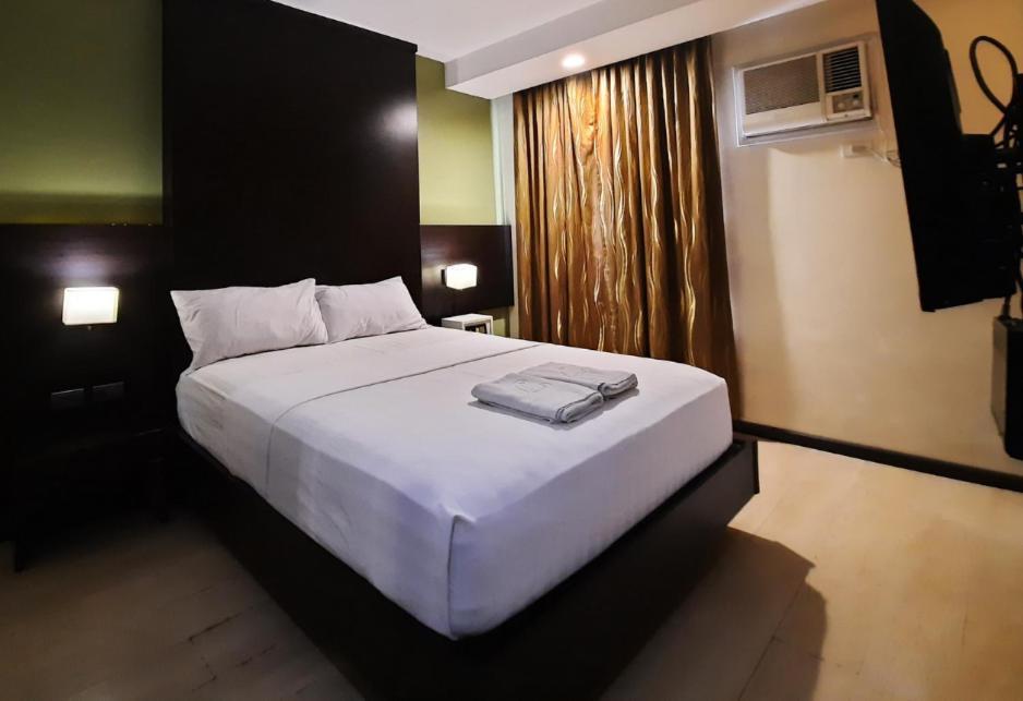 Makati Boutique Hotel Near Naia Airport Terminal 3 Edsa Pasay Cbd Makati City Exterior foto